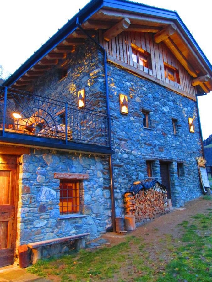 Chalet Cuore Selvatico Monno ภายนอก รูปภาพ