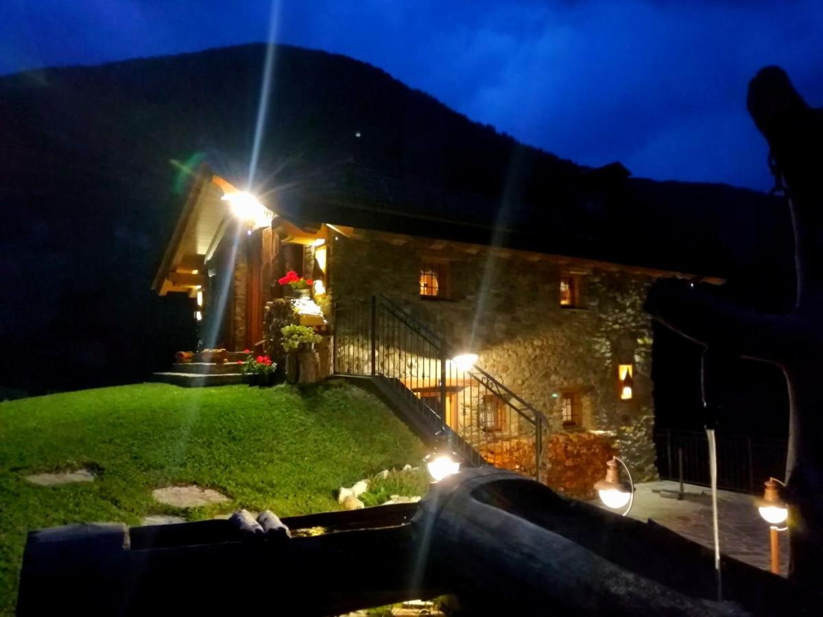 Chalet Cuore Selvatico Monno ภายนอก รูปภาพ